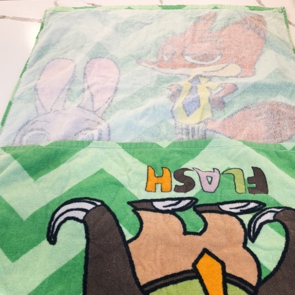 Disney Zootopia Judy  Hopps Bunny Nick Wilde Fox Flash Sloth Beach Towel - Picture 6 of 10